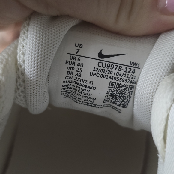 Nike Women's Air Max Sneakers -GOLF SHOES Men's Size 7 Women's 8.5 - Picture 2 of 2